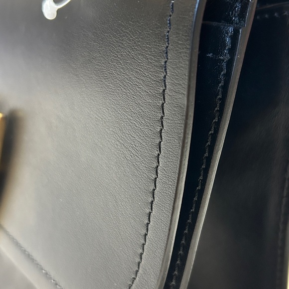 MOSCHINO black leather handbag with gold chain (handle) and gold buckle - Picture 9 of 15